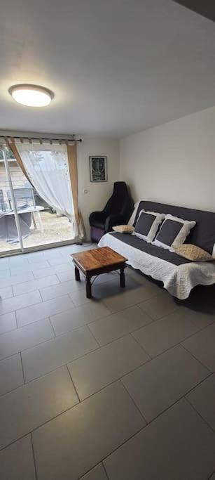 Appartement Le 7 à Servian Extérieur photo